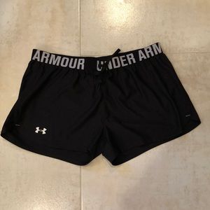 🏝Under Armour Large  Loose Heat Gear Shorts 🏝